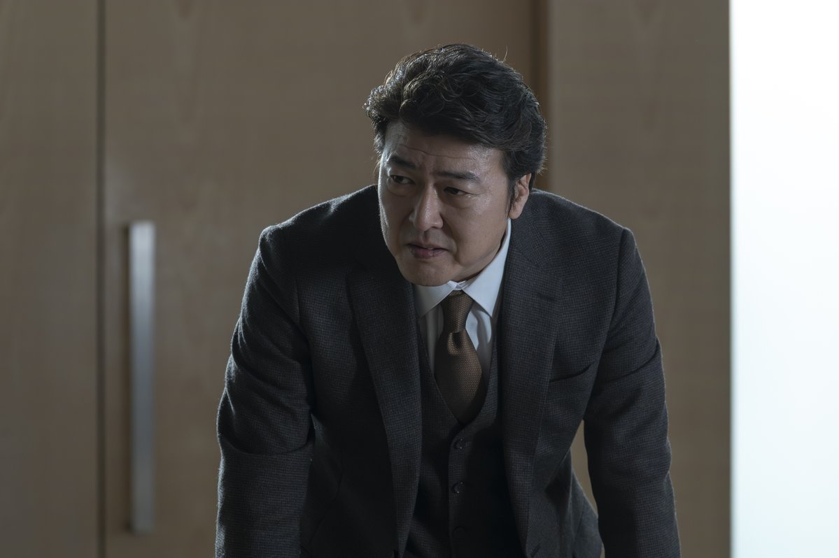 drama_wowow's tweet photo. 連続ドラマW #MR医薬情報担当者🏥
10/4(日)午後10:00放送・配信スタート‼️

◤第𝟏話◢
医療従事者に医薬品の情報提供を行なう専門職・MR(医薬情報担当者)。
製薬会社の所長でありMRの紀尾中(#向井理)は、自社の治療薬に対する疑惑が浮上し、新人MR・市橋(#正門良規)と調査に乗り出すが―!?

#WOWOW https://t.co/EfmOk73Ltp
