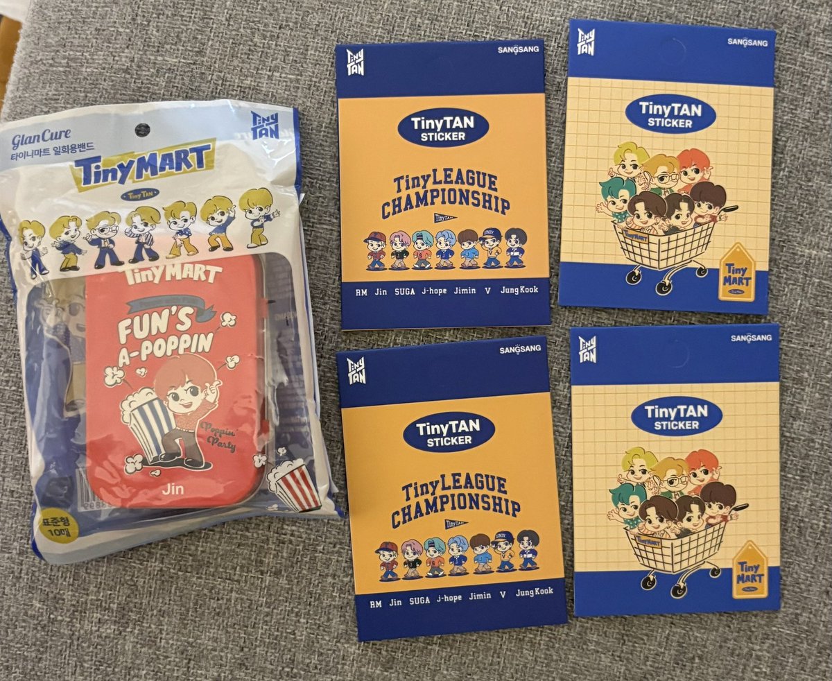 teji12setch71's tweet photo. @SANGSANGJAPAN 
とても可愛いステッカーと絆創膏ケースが届きました
「SANG SANG JAPAN公式ショップ」
Qoo10でも買えます
https://t.co/xEnV8EcfKx
#TinyTAN
#SANGSANGJAPAN https://t.co/ljJJkJoURN
