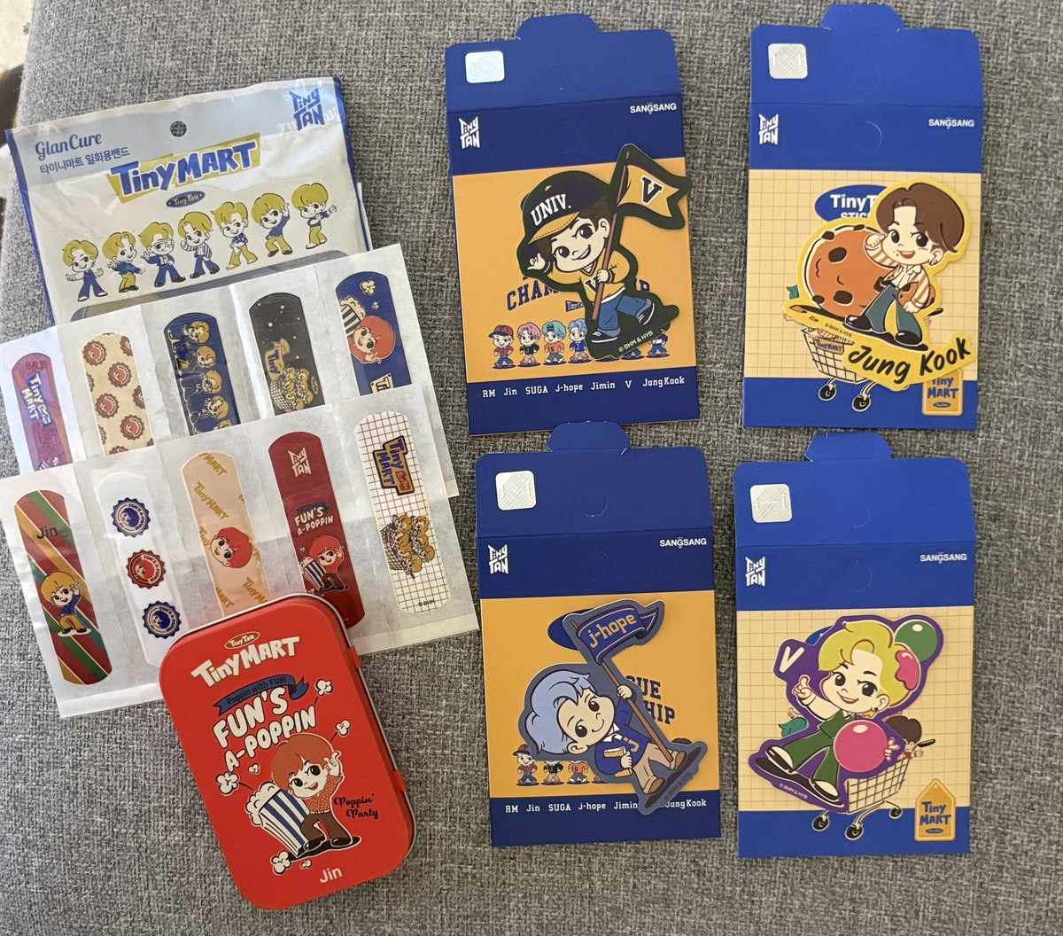 teji12setch71's tweet photo. @SANGSANGJAPAN 
とても可愛いステッカーと絆創膏ケースが届きました
「SANG SANG JAPAN公式ショップ」
Qoo10でも買えます
https://t.co/xEnV8EcfKx
#TinyTAN
#SANGSANGJAPAN https://t.co/ljJJkJoURN