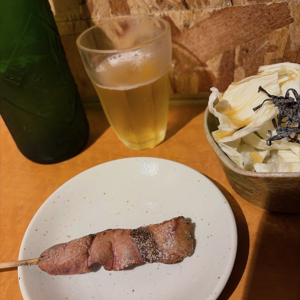 rinrindix's tweet photo. 引越したー😆まだ荷解き終わってないけど飲む❤️ https://t.co/HoRZAG5Mir