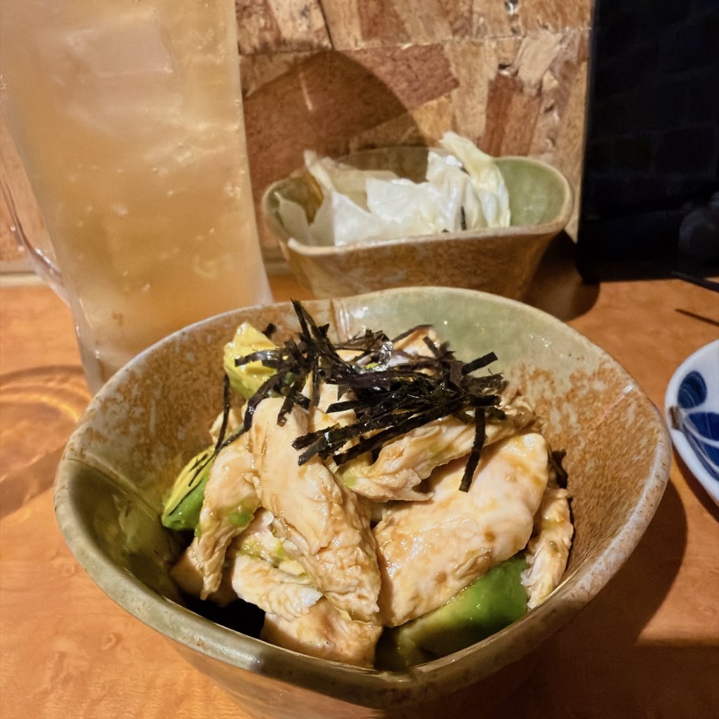rinrindix's tweet photo. 引越したー😆まだ荷解き終わってないけど飲む❤️ https://t.co/HoRZAG5Mir