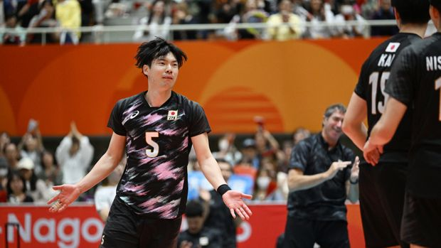 livedoornews's tweet photo. 【アジア大会】バレー男子日本代表、フルセットの末中国に勝利！16年ぶりの金目指しイランと決勝へ
https://t.co/kXR1WuUCow

きょう2日、バレー男子の準決勝が開催され日本が3ー2で中国に勝利した。決勝はあす3日となり、先月のアジア選手権と同カードとなるイランと金メダルを争う。 https://t.co/tRL0JxAoj7