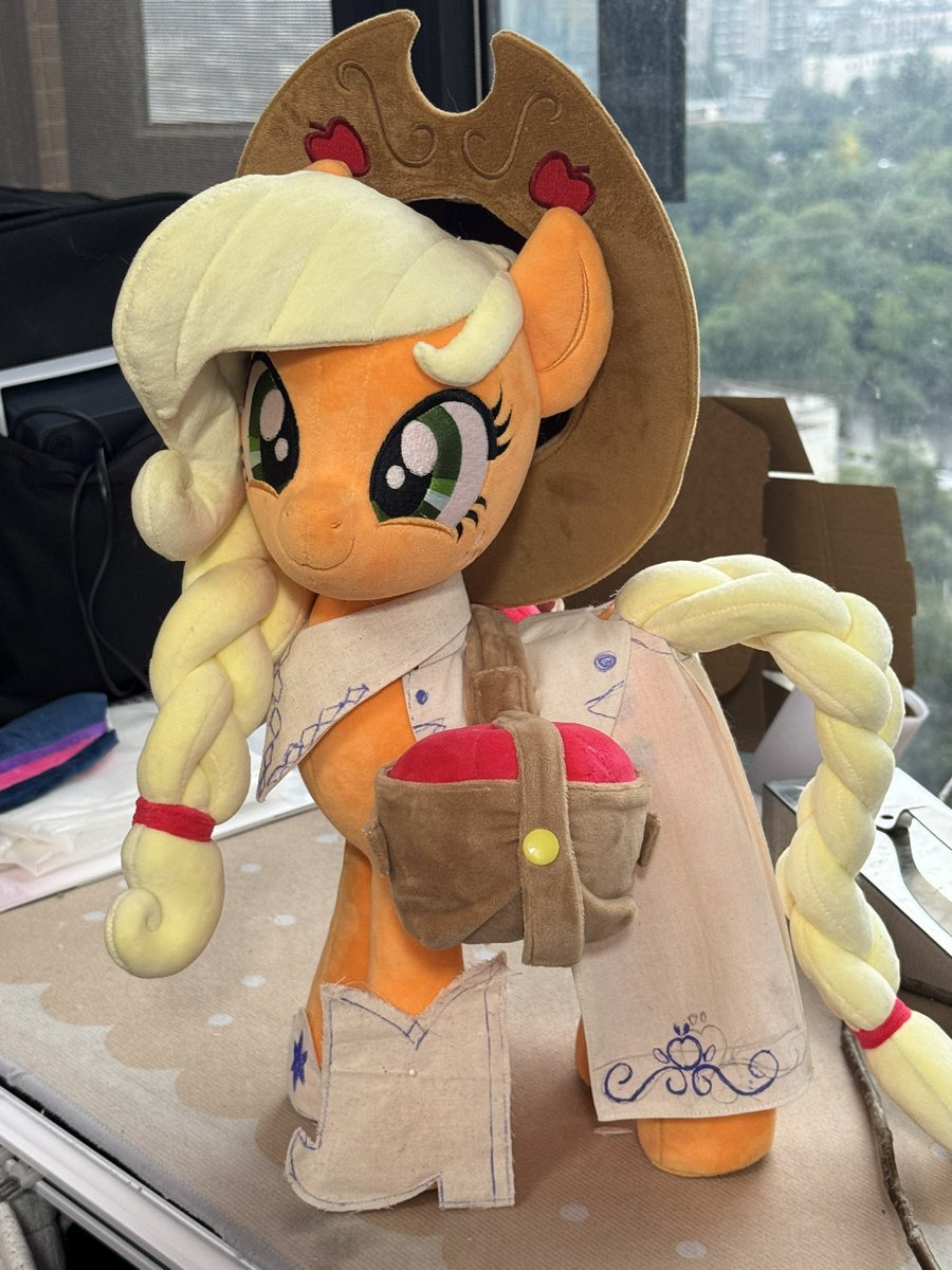 WoodyB67221's tweet photo. Applejack, with her outfit still in the works!🍎✨
#mlp
#mlpg4 https://t.co/zrkmL27YwP
