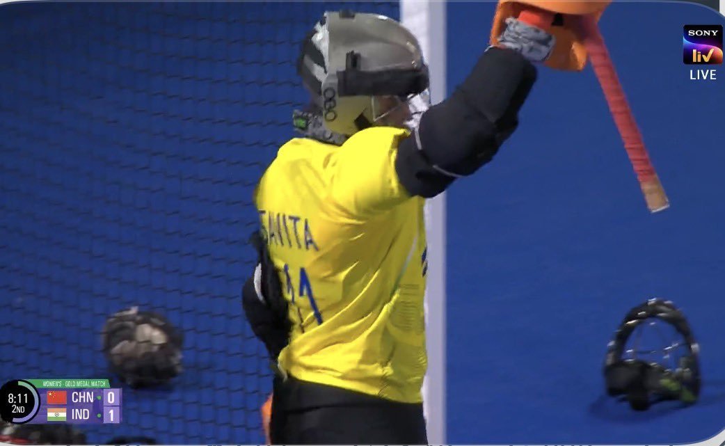 govinda301197's tweet photo. 16th gold for INDIA 🇮🇳🏑💥🥇

Happy Tears 😭😭😭😭

Gold after 44 yrs 🫡🫡🫡in #asiangames2026 

HISTORICAL GOLD 🥇🇮🇳❤️ 

Women's made it 🤙🤙🤙

#asiangames2026 #hockey https://t.co/1Lw6Y489id