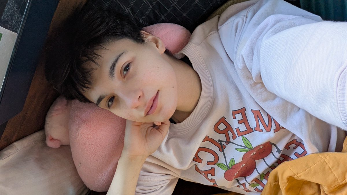 ChastityKaige's tweet photo. The masculine urge to go the fuck back to sleep
#agender #femboy #fuckmornings https://t.co/Y9IKZ7MABo