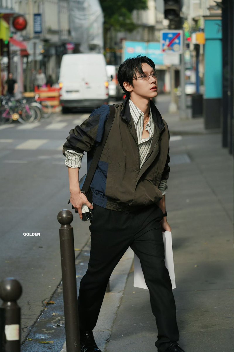 Slurpeez_nes's tweet photo. รูปโคตรรรบิ้วเลยยย รอบนี้ทำงานดีทุกฝ่ายจริงๆ ศิลปินก็หล่อ ทีมผม ทีมชุดก็ดี ทีมบิ้วก็ลงรูปไม่หยุด!!!!  แกเก่งขึ้นมากนะ @TEN_offcl  @illimnt 

TEN AT SAINT LAURENT SUMMER27  #TENforYSLPFW27 #SaintlaurentxTEN https://t.co/nFhb8ZiXvd