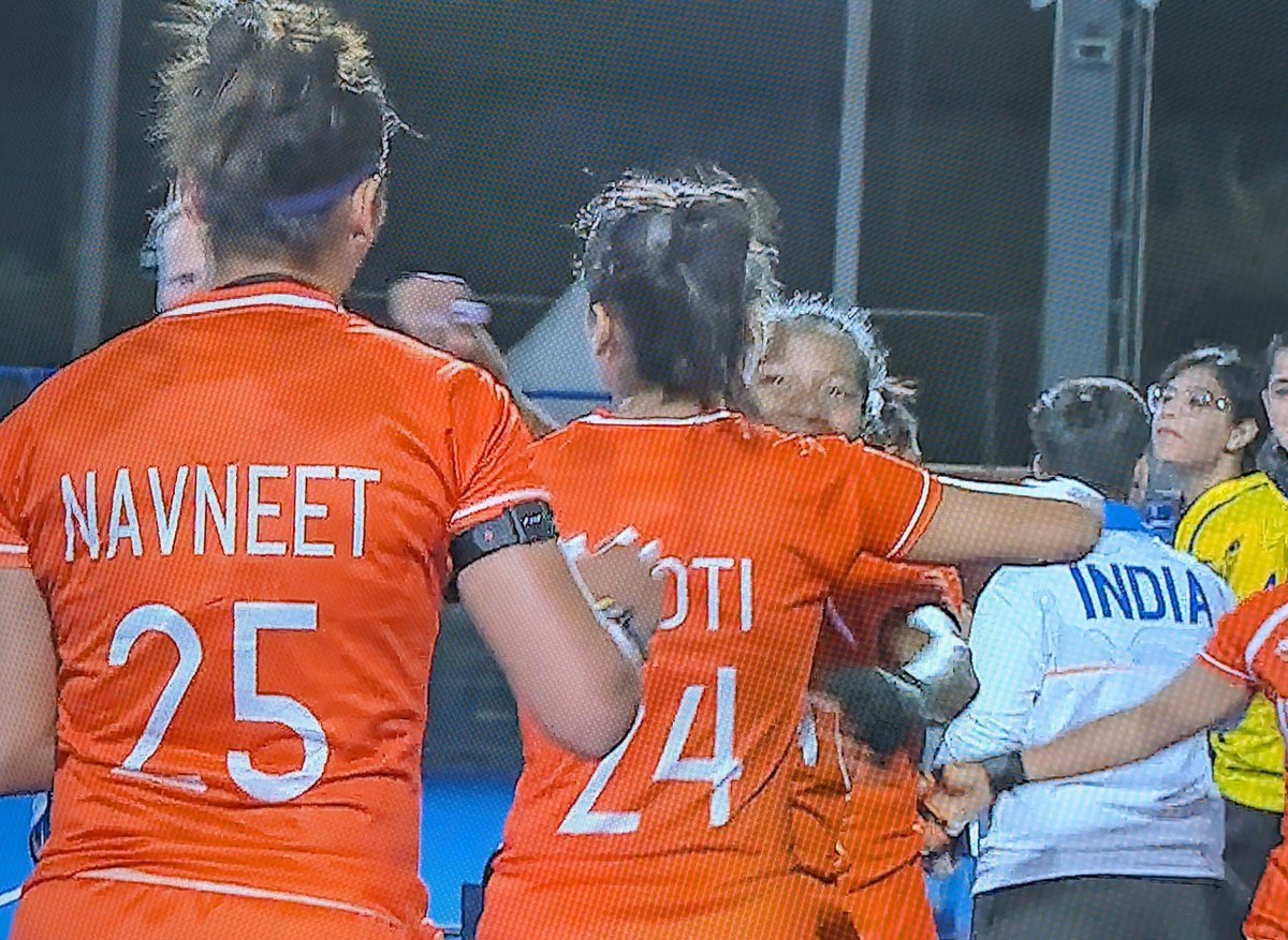 govinda301197's tweet photo. 16th gold for INDIA 🇮🇳🏑💥🥇

Happy Tears 😭😭😭😭

Gold after 44 yrs 🫡🫡🫡in #asiangames2026 

HISTORICAL GOLD 🥇🇮🇳❤️ 

Women's made it 🤙🤙🤙

#asiangames2026 #hockey https://t.co/P0zgHD7Gya