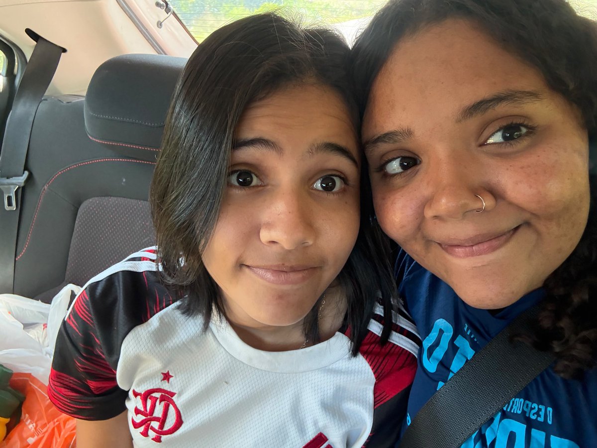 lmjxe's tweet photo. sla e pensar q amanhã eu e meu amor vamos ter um date pra comemorar 2 anos e 6 meses UAU pensar q um dia éramos só duas bobinhas e hoje já temos até o bartozinho https://t.co/n8sgkoEUNq