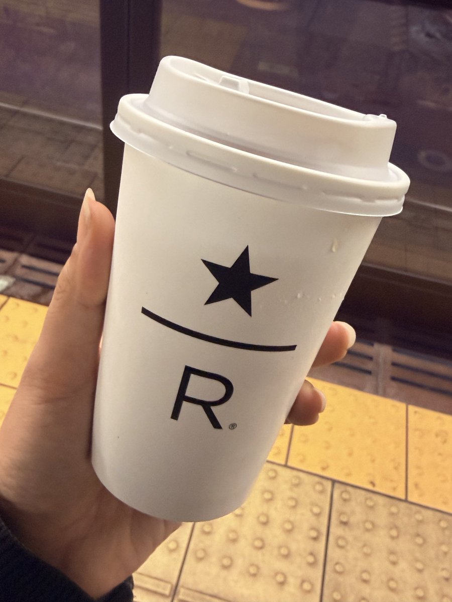 Lenya002's tweet photo. 初めて★／Rのメニュー頼んでみたのだけどほんっっっっとに美味しい！！、！！が、この値段なら私はパンプキンスパイスラテベンティにパンプキンスコーン付けるわ…それでもこれより安く済むもの… https://t.co/YsAUPTDHp7