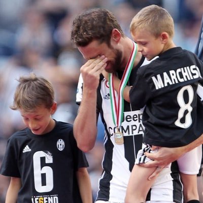 forthejuve8's tweet photo. 最推しの息子が最愛のクラブで試合に出てるの、涙腺ぶっ壊れるが。 https://t.co/u8w3oIJQi9