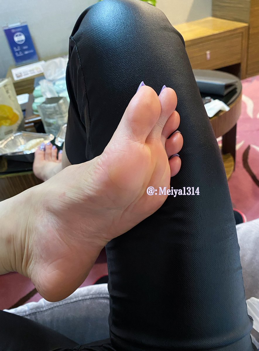 Meiya1314's tweet photo. 新美甲 请你吃👅 https://t.co/XXIJM1MWFT