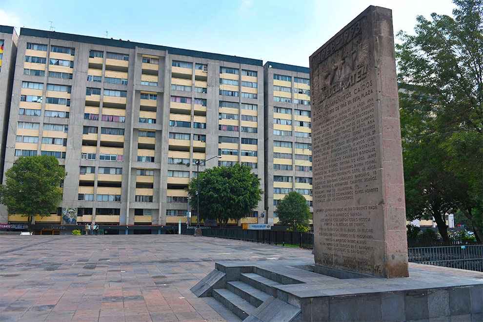 ErnestinaGodoy_'s tweet photo. A 58 años…
No olvidamos a las y los estudiantes, además de todas las personas que perdieron la vida el 2 de octubre de 1968, en Tlatelolco. En la actualidad, el compromiso es que hechos tan deplorables como el ocurrido ese día, jamás se repitan. Porque la pluralidad, la libertidad de expresión y el derecho a disentir, construyen un Estado en el que la represión y la desaparición forzada; no ocurrirán más.