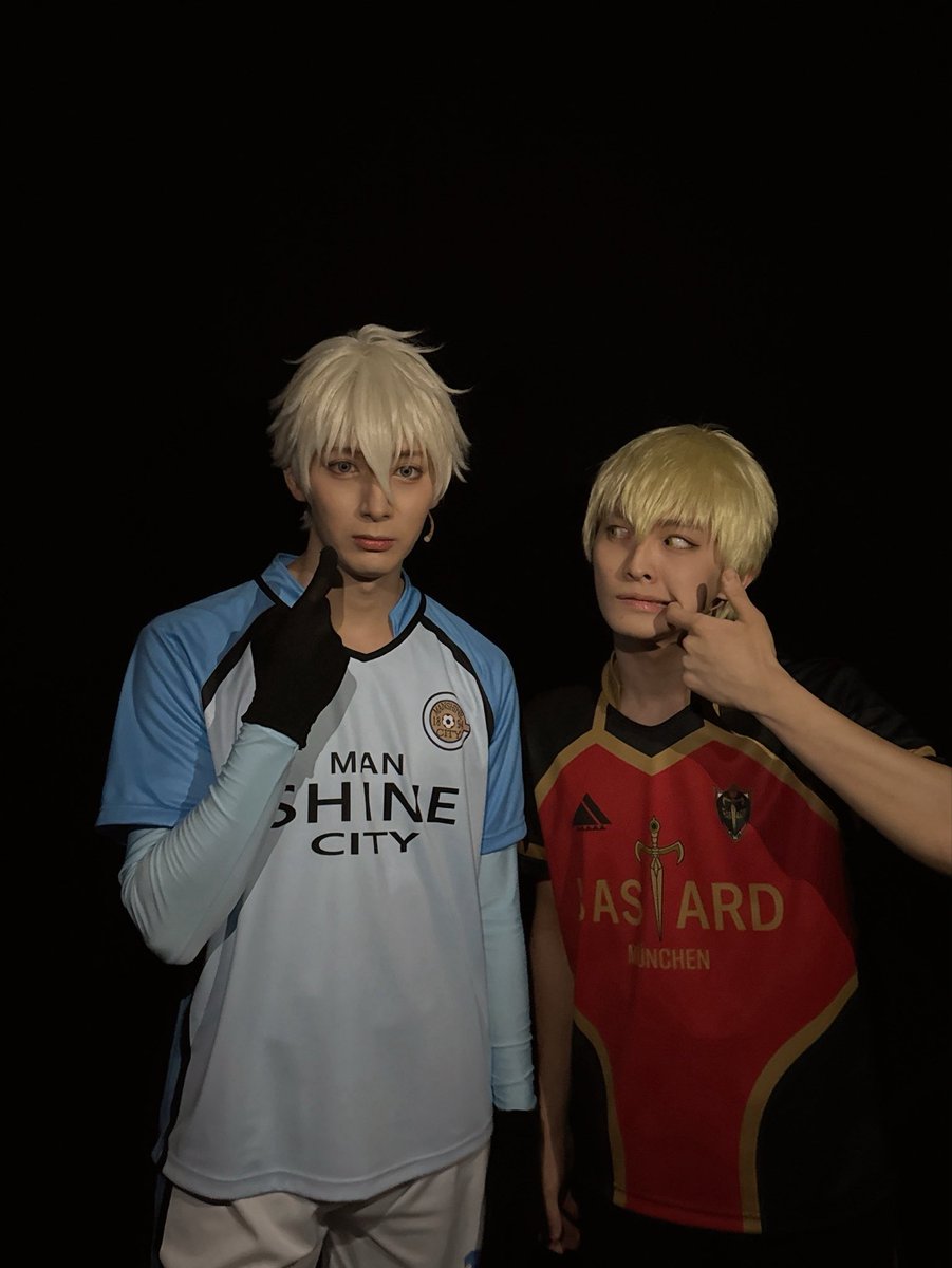 Hh3851938689844's tweet photo. 舞台『#ブルーロック』
5th STAGEー新英雄大戦

2日目
ご来場ありがとうございました。

今日は凪誠士郎役の #佐藤たかみち
さんと‼️

コイツ……まさか俺と同じセクシーを
持ってんのか！？ なんでだ！！？

#ブルステ #雷市陣吾 https://t.co/wTbHm74oHH