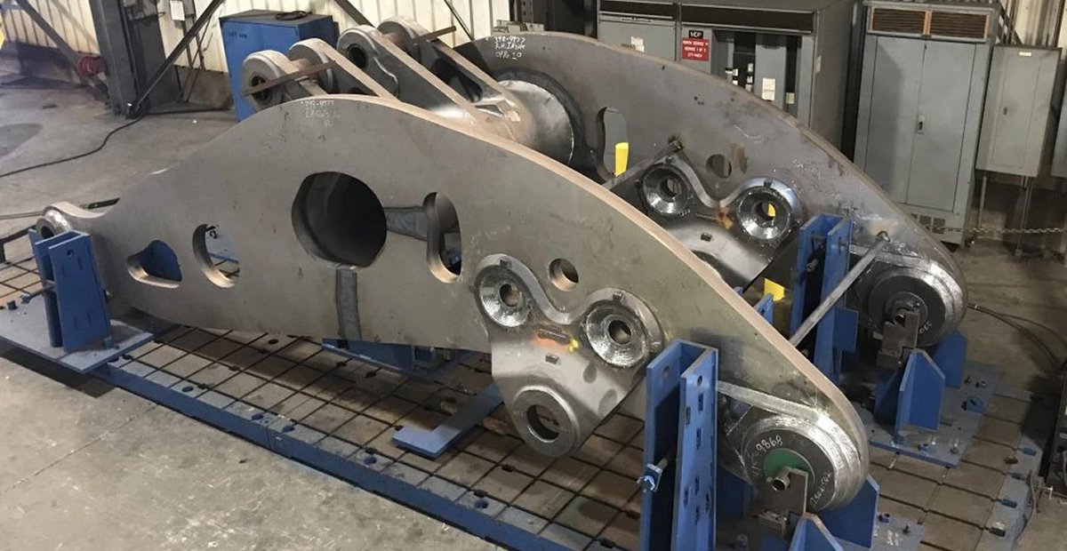 zanehengsperger's tweet photo. Some crazy machine shops are ripping in America. K&M Machine-Fabricating in Michigan.

>378,000 sqft
>64 acre manufacturing campus
>Can machine parts up to 100,000 lbs
>Some machines have up to 60 feet of travel
>20+ horizontal and vertical CNC machines
>25+ welding machines
>50T crane capacity in the machine shop
>Builds massive parts for defense, mining, power generation, construction, and oil & gas
>Machines naval warfare structures and full armored vehicle bodies