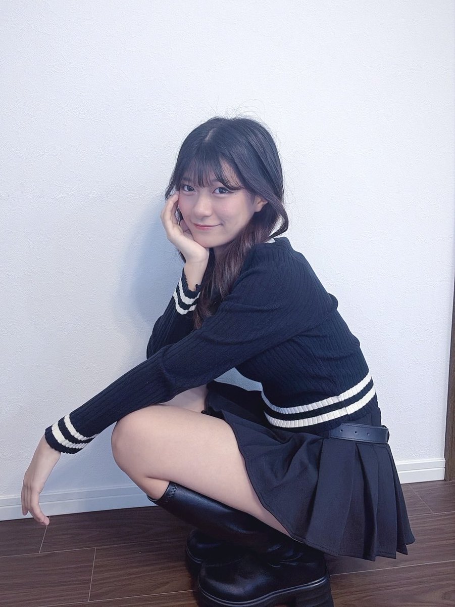 marina1546330's tweet photo. なかなかやらない巻き髪に挑戦🥳✨

お姉ちゃんに...
更に大人っぽく見えちゃう～って言われたの🤣💦

まりね✨5人姉妹の中で
1番身長が高くなったよ٩(ˊᗜˋ*)و💙

明日は土曜日💕︎
晴れるといいなっ🌞🌱 https://t.co/JnrEAzJ8Zo