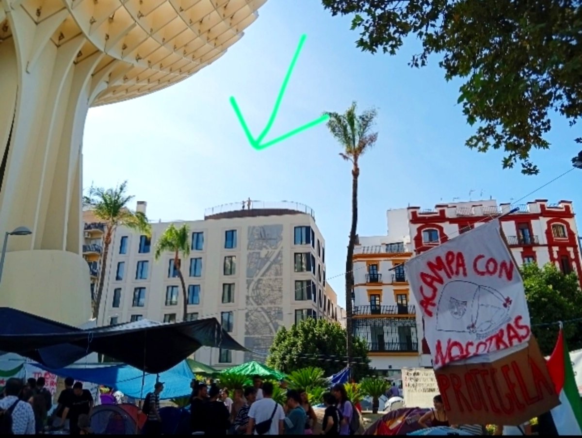 oncereyes's tweet photo. Ponle texto.
"Con mi bañador, desde la piscina de mi hotel carísimo, observo las manifestaciones de los problemas ajenos..." https://t.co/xACIWgiPYr