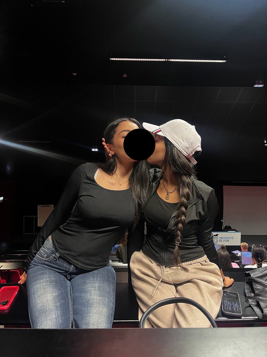 srrr37's tweet photo. mon duo pour la vie https://t.co/8gfWZ2qrpD