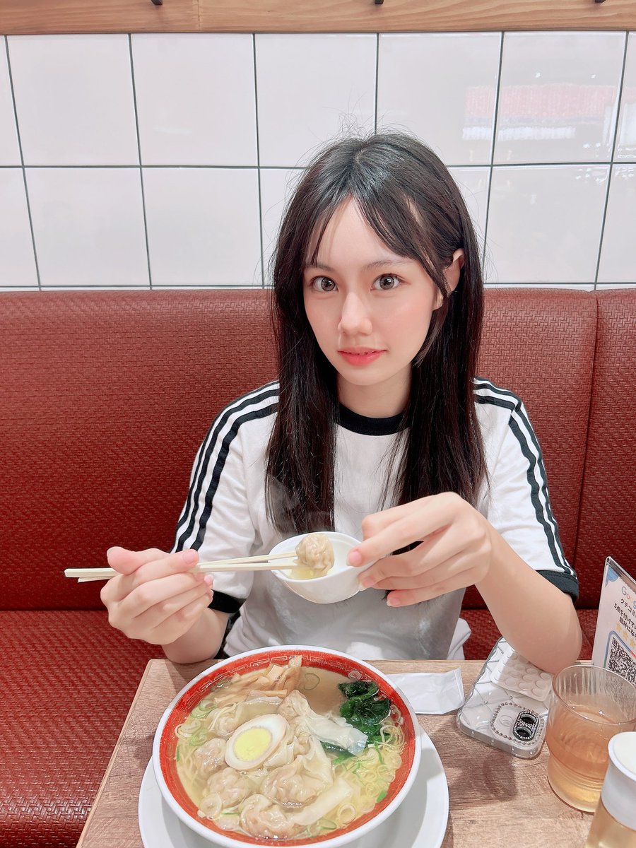 HinaShiraki's tweet photo. もう10月!!🍁🍂
今月も美味しいものたくさん食べて
がんばろ✊🏻😋💓 https://t.co/Hvpvy8m7zZ