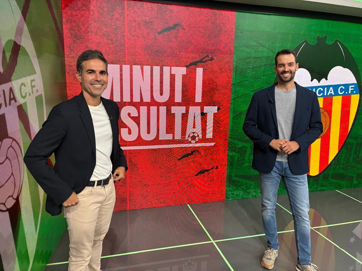 apuntesports's tweet photo. ⏸️ #MINUTiRESULTAT📺 es pren un respir dissabte i diumenge
El programa presentat per @sojevi i @SergiEscriva_14 tornarà la pròxima setmana amb la represa de @LaLiga.
⚽️ L'actualitat i les millors imatges continuaran, com sempre, en els blocs d'Esports de l'@apuntnoticies📺 https://t.co/RMGrZiUqPH