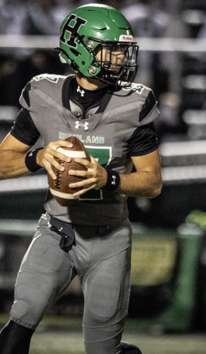 ColtonWadleQB's tweet photo. Week 7- Another week of grinding, another opportunity to prove who we are. Road trip to North Royalton. 7:00 PM. We ain't stopping this winning train. Letβs ride boys and bring back another W.
#HighlandHornets #HornetPride #UnderTheLights https://t.co/N8mLGwX1C9