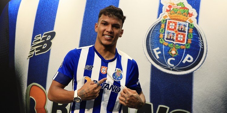 TudopeloPorto's tweet photo. 🚨 Gabriel Veron está convocado para o jogo de hoje, frente ao Deportivo. https://t.co/0xa5kbt3nt
