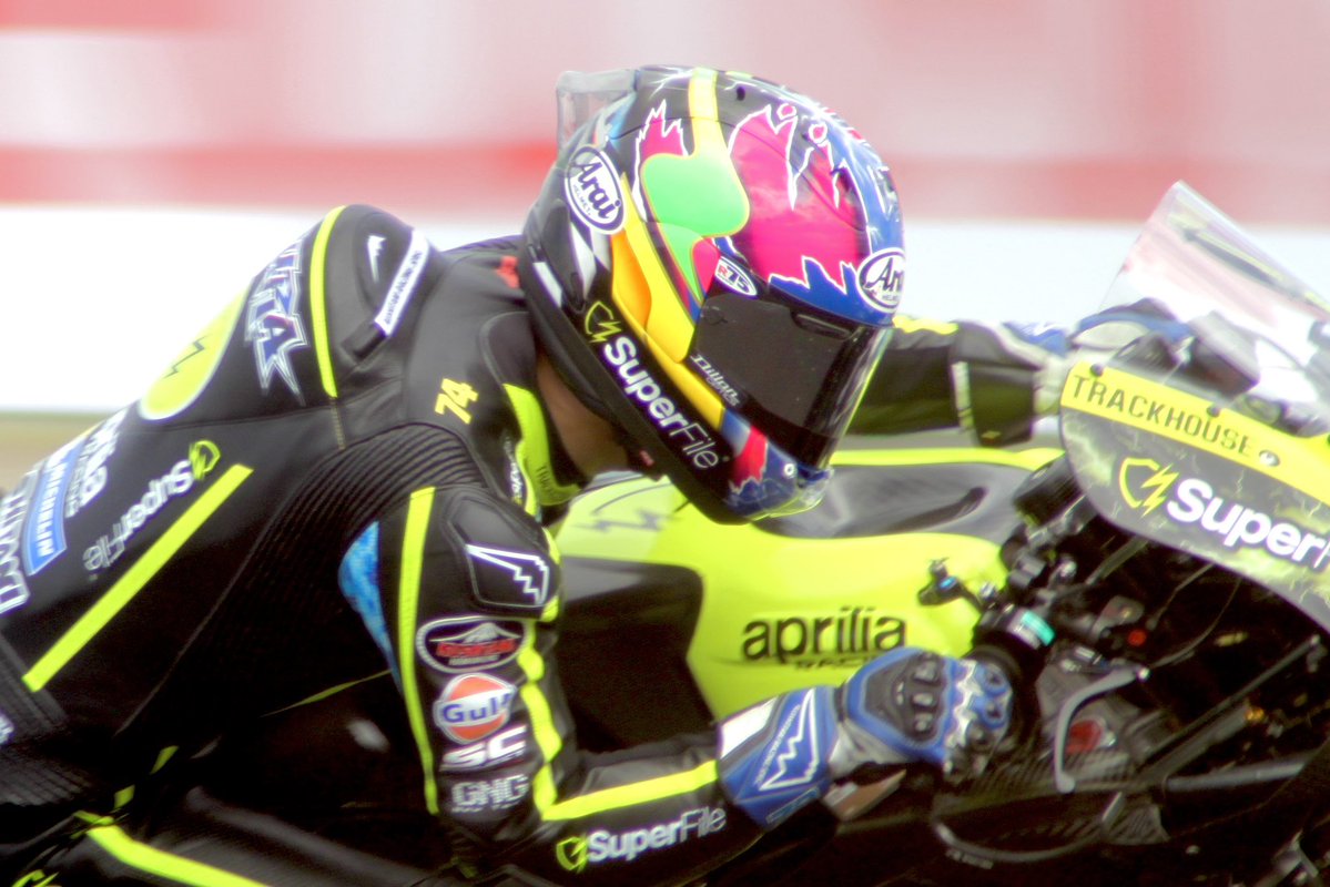 lapickandroll's tweet photo. 2026 MOTOGP JAPANESE GP🇯🇵
小椋藍選手、正治さんカラーのスペシャルヘルメット!
#小椋藍
#aiogura
#motogp https://t.co/uvxqOuAXQY