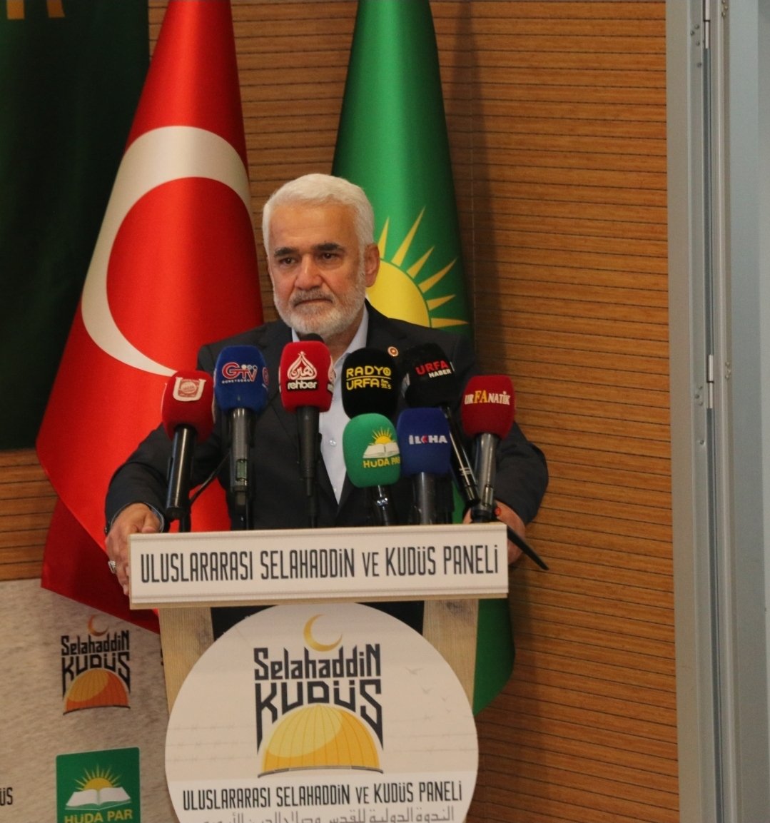 FarukPolat_'s tweet photo. "Uluslararası Selahaddin ve Kudüs Paneli" programımız devam ediyor.

Genel Başkanımız Sayın Zekeriya Yapıcıoğlu'nun katılımıyla gerçekleştirdiğimiz panelde; Selahaddin Eyyubi'nin örnek şahsiyeti, Kudüs ve Mescid-i Aksa'nın durumu ile Gazze'de yaşanan gelişmeler farklı yönleriyle ele alınıyor.

@HurDavaPartisi
@HudaPariletisim