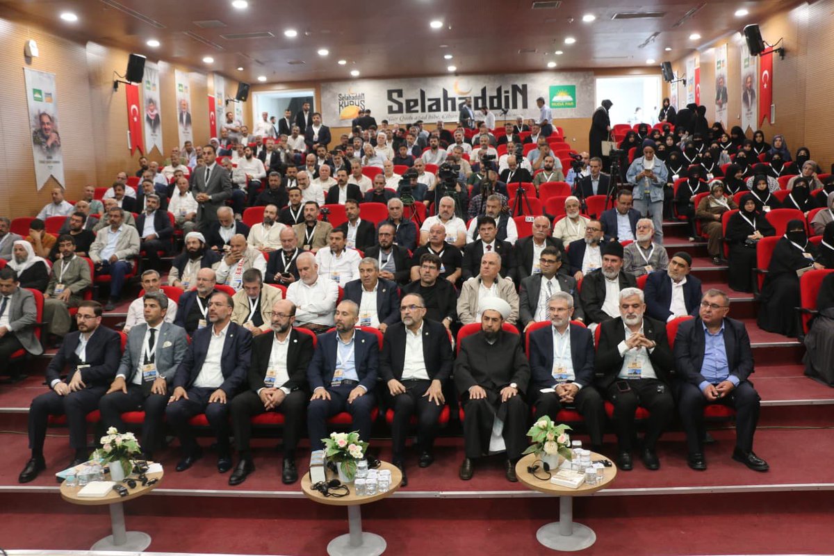 FarukPolat_'s tweet photo. "Uluslararası Selahaddin ve Kudüs Paneli" programımız devam ediyor.

Genel Başkanımız Sayın Zekeriya Yapıcıoğlu'nun katılımıyla gerçekleştirdiğimiz panelde; Selahaddin Eyyubi'nin örnek şahsiyeti, Kudüs ve Mescid-i Aksa'nın durumu ile Gazze'de yaşanan gelişmeler farklı yönleriyle ele alınıyor.

@HurDavaPartisi
@HudaPariletisim