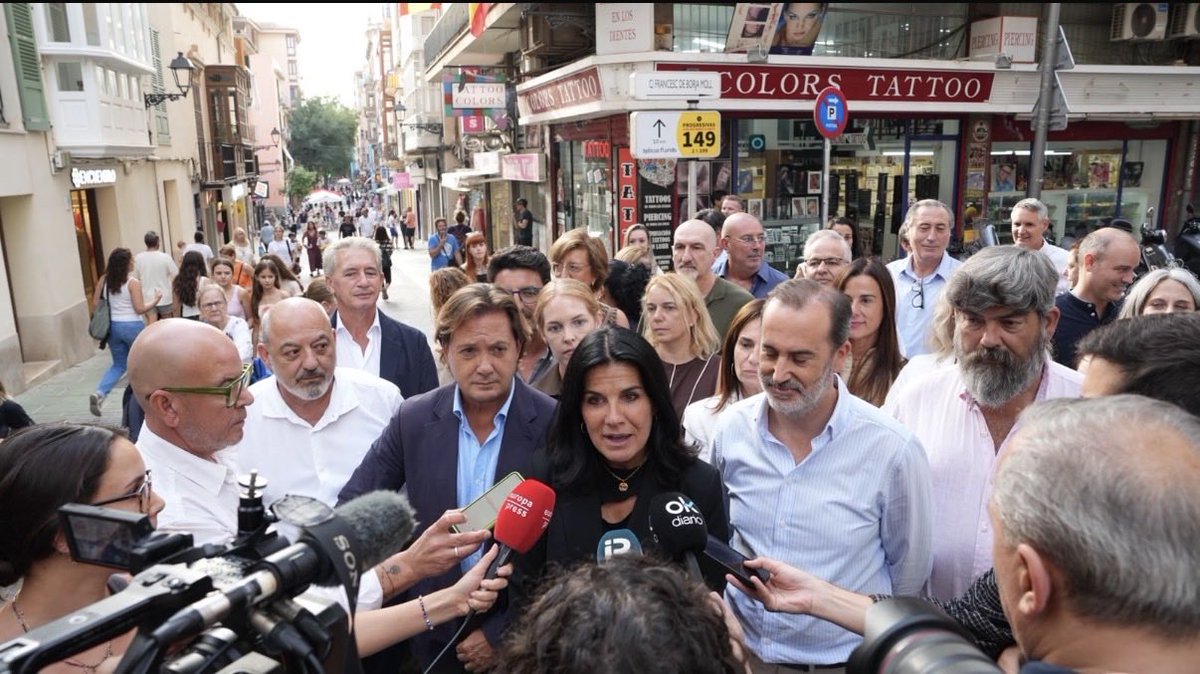 voxbaleares's tweet photo. VOX Baleares arranca el nuevo curso político en Palma.

🏠 Vivienda
🏛️ Desregulación
🗣️ Remigración

María Ruiz y Gabriel Le Senne expusieron las líneas que VOX quiere llevar al debate político en Baleares durante los próximos meses. https://t.co/23mNTEiyh2