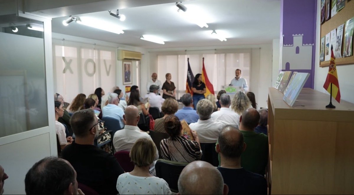 voxbaleares's tweet photo. VOX Baleares arranca el nuevo curso político en Palma.

🏠 Vivienda
🏛️ Desregulación
🗣️ Remigración

María Ruiz y Gabriel Le Senne expusieron las líneas que VOX quiere llevar al debate político en Baleares durante los próximos meses. https://t.co/23mNTEiyh2