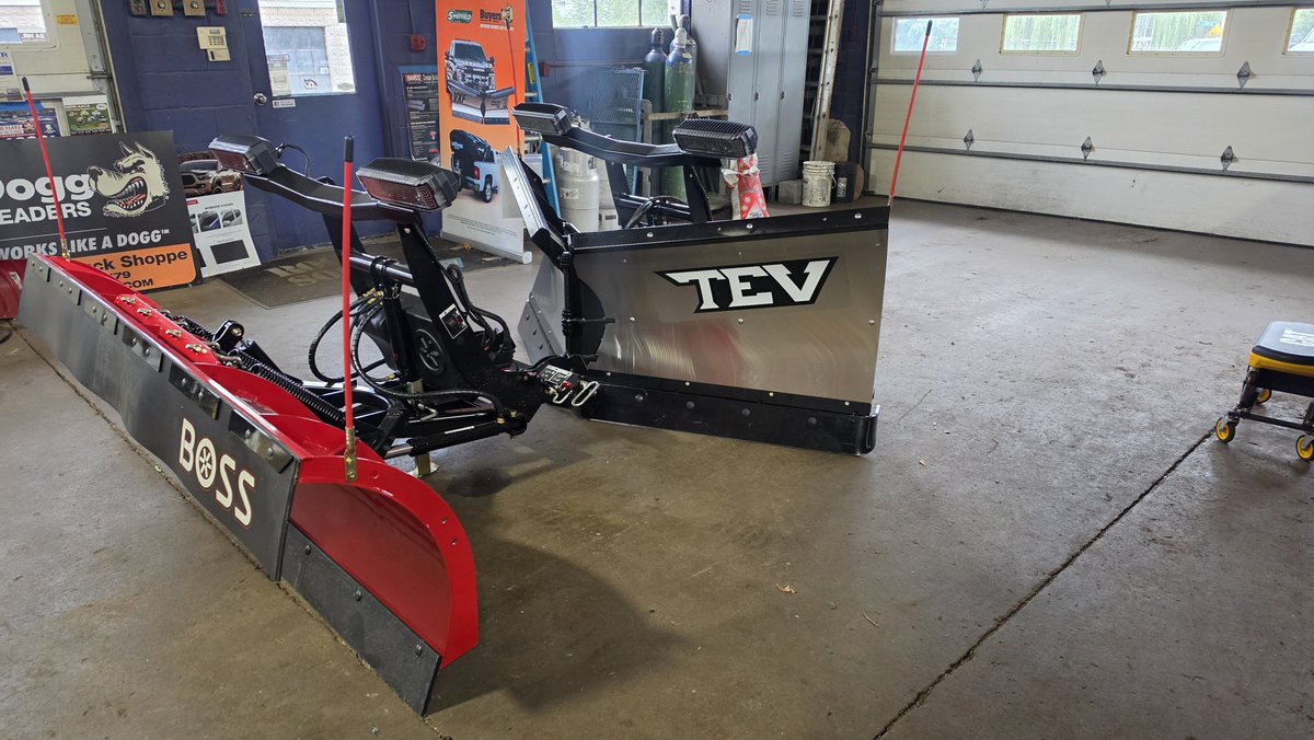 TruckShoppe's tweet photo. Getting plows built ready for install. Sold this nice stainless steel Boss TEV-V to cut Rite Lawn Service...#cutritelawn ,#bosstev ,#bossplow ,#upfittersofinstagram #upfit https://t.co/DVxN7Rc49n