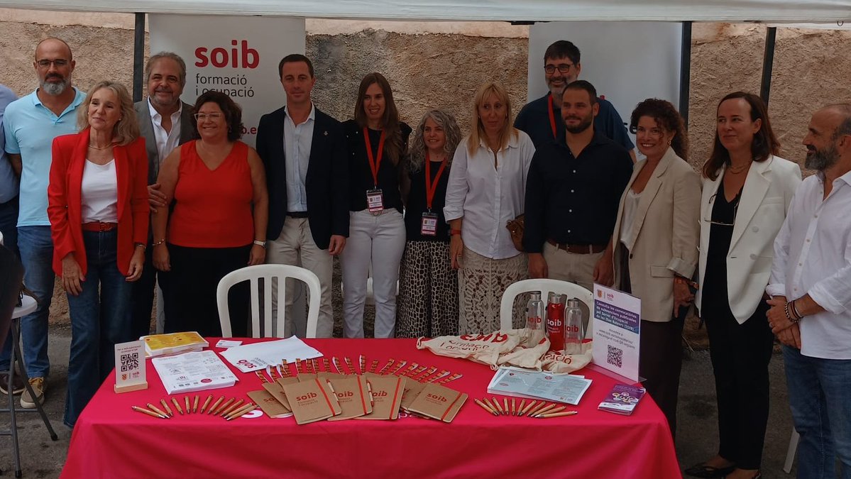 TreballGOIB's tweet photo. El @SOIBgoib participa al Job Talent organitzat pel @ConselldeMca a Felanitx. 

Al seu estand, l'equip del @SOIBgoib ha oferit tallers i xerrades i ha informat els visitants de tots els seus serveis. https://t.co/T7UulN1LZI