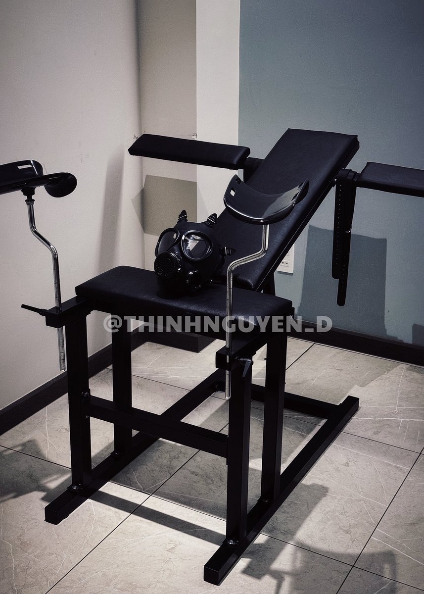 thinhnguyen_d's tweet photo. Chuẩn bị cho 1 cuộc vắt sữa, bò sữa được cố định rồi thì vắt đến khi cạn mới tha! https://t.co/4fiyXEwaqz