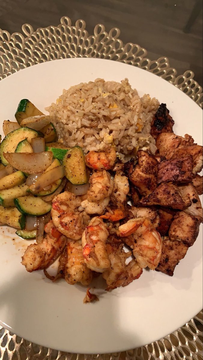 bossbabejass's tweet photo. Hibachi LOVERS 😍 https://t.co/okG2EszOPz