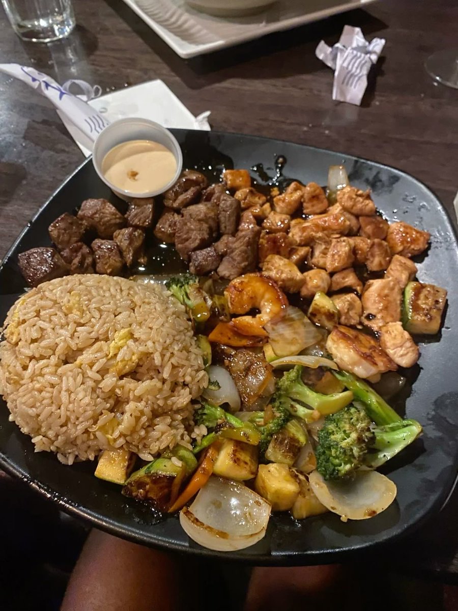 bossbabejass's tweet photo. Hibachi LOVERS 😍 https://t.co/okG2EszOPz
