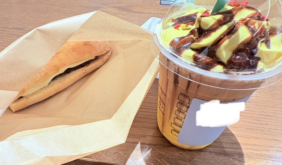 fastchase777's tweet photo. 仕事終わりにカロリー爆弾摂取しに来た
チョコ好きなので食べ逃すわけには行かなくてだな…
チョコはパキパキしてるのが好きなのでこれは結構良かった https://t.co/1hXzqjdWaS