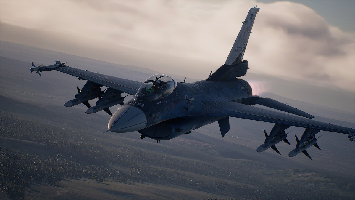 gxun202322665's tweet photo. F-2A的洋上迷彩真的百看不腻呢。#ACE_COMBAT_8 https://t.co/nwV6YEEx86
