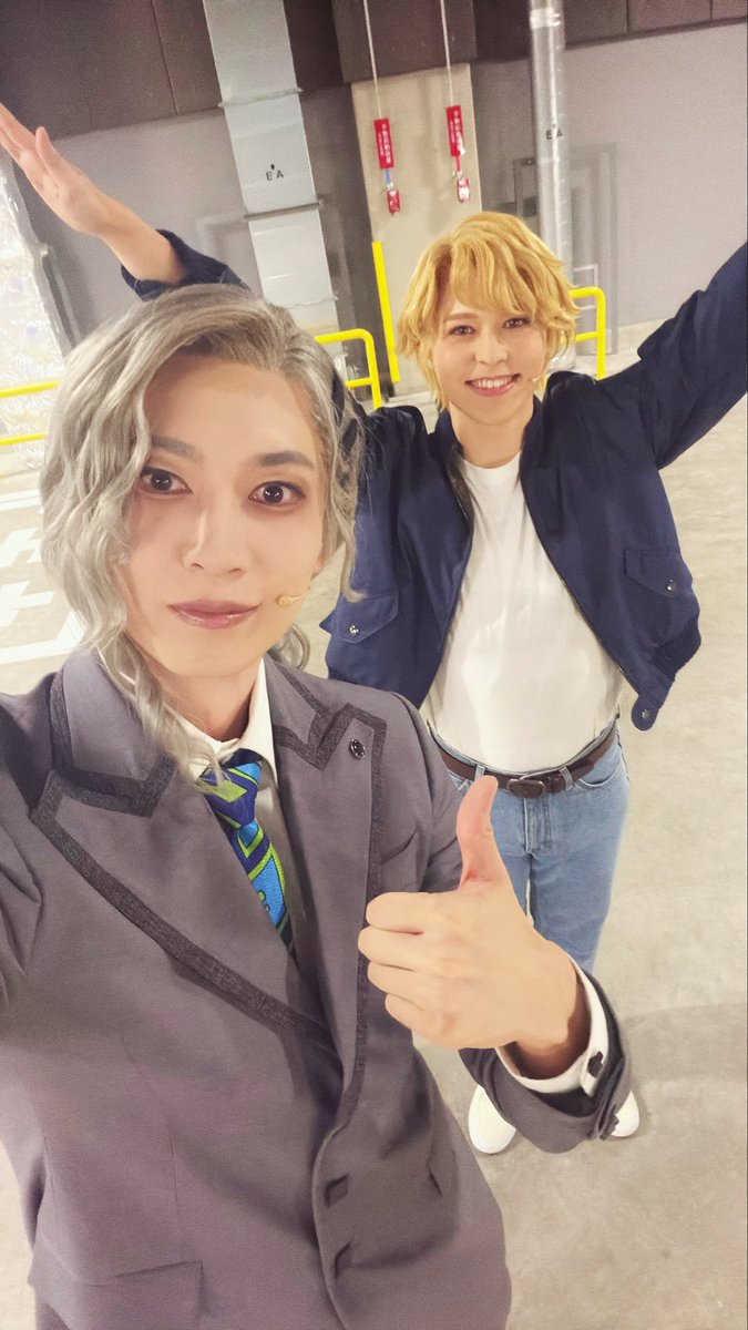 ayukawa_taiyou's tweet photo. 「TIGER &amp; BUNNY」THE STAGE

神戸公演初日ありがとうございました！
スカイハイ役の森田桐矢くんと😃✌️

#タイバニ #tigerbunny #舞台タイバニ https://t.co/KfaZvJT9U8
