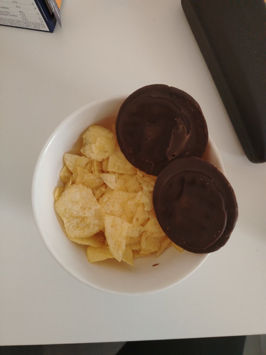 wonsswl's tweet photo. Lettuce and rice cakes for omad 🤤 https://t.co/0xh5L3gOVE