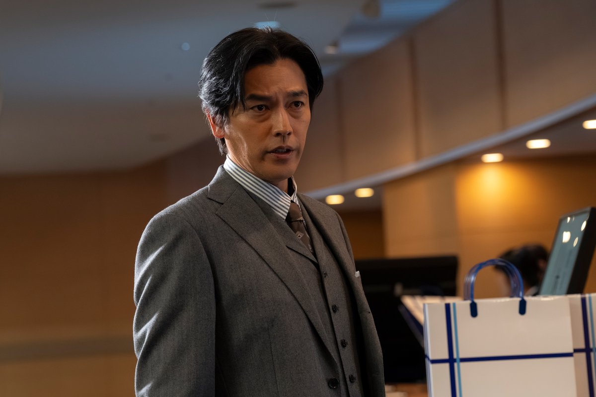 drama_wowow's tweet photo. 連続ドラマW　#MR医薬情報担当者🏥
毎週日曜午後10:00放送・配信💊

📝撮影現場潜入リポート＆
金井紘監督インタビューをnoteにて公開中
https://t.co/L2lgrQhxu0

🔷note編集スタッフが撮影現場に特別潜入📸✨
🔷監督が語る、ドラマ制作に込めた“嘘のないリアリティ”の裏側とは⁉

#向井理 #WOWOW https://t.co/3ohB70nh1C