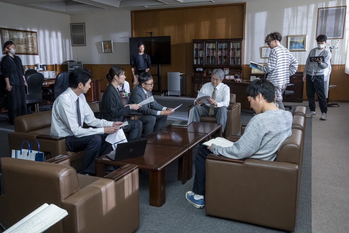 drama_wowow's tweet photo. 連続ドラマW　#MR医薬情報担当者🏥
毎週日曜午後10:00放送・配信💊

📝撮影現場潜入リポート＆
金井紘監督インタビューをnoteにて公開中
https://t.co/L2lgrQhxu0

🔷note編集スタッフが撮影現場に特別潜入📸✨
🔷監督が語る、ドラマ制作に込めた“嘘のないリアリティ”の裏側とは⁉

#向井理 #WOWOW https://t.co/3ohB70nh1C