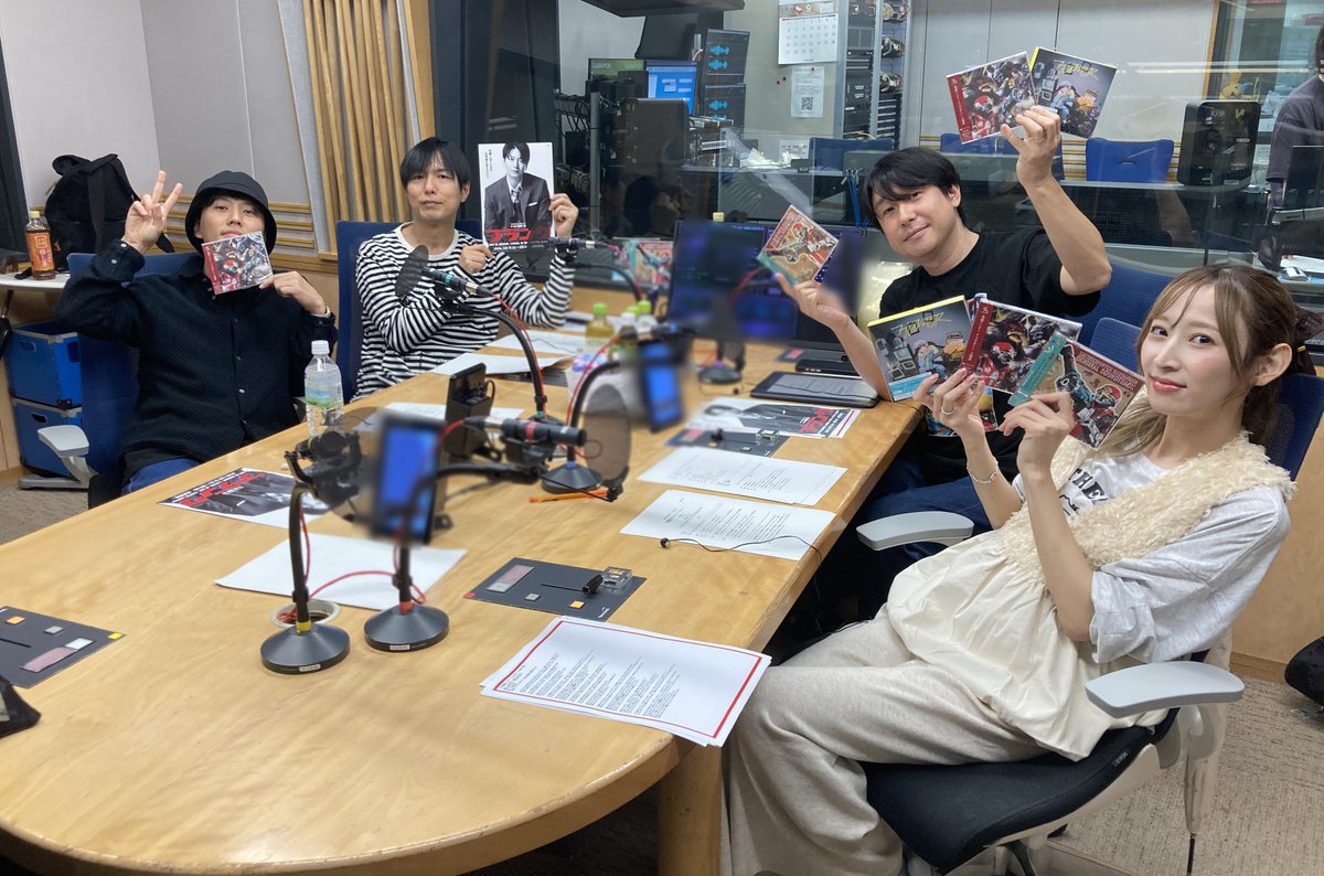 kameradi_joqr's tweet photo. 📻 #ラジレンジャー 第731回 📻

『#角醒ハンターオメガホーン』
主題歌「SHOUTラララVIVA！」を担当する
#入野自由 さんをゲストにお迎えしました🌟

主題歌CDは好評発売中！
ぜひチェックしてみてください🎧️✨️

🔻radiko聴き逃がし配信
https://t.co/4ZQKLweTwE

#鈴村健一 #神谷浩史 #井坂仁美 https://t.co/WEmIFgqIR9