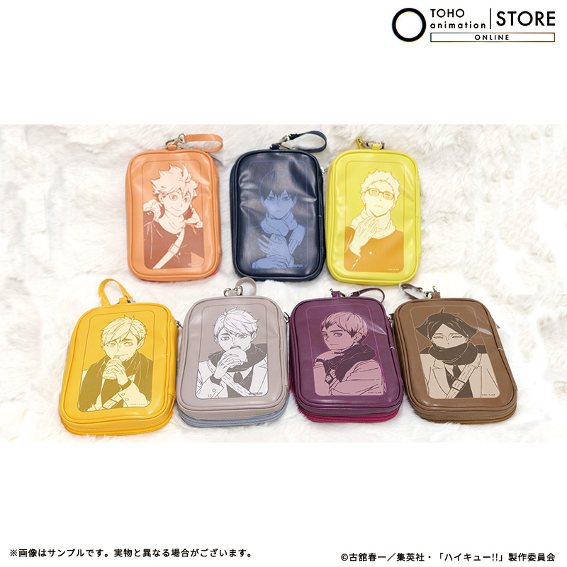 TOHOanimeSTORE's tweet photo. 【#ハイキュー!!】

＼限定アイテム／
「ストラップ付クリアポーチ（全7種）」

日向翔陽/影山飛雄/月島 蛍/宮 侑/宮 治/北 信介/角名 倫太郎の冬制服ビジュアル❄

ちょいでかサイズでマチもあるたっぷり容量！

🛒ご購入はこちら
https://t.co/zuhEpI0Max

#hq_anime #TOHOanimationSTOREONLINE https://t.co/mv9VMmKzcg