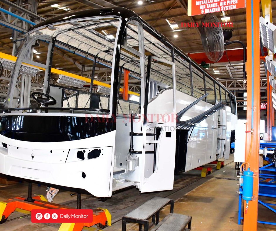 DailyMonitor's tweet photo. UPDATE: Kiira Motors is targeting production of 11 buses a day at its Buwenge assembly plant in Jinja, CEO Paul Musasizi says. The plant has an installed annual capacity of 2,500 buses. Musasizi spoke on Thursday while taking Vivo Energy Managing Director Joanita Mukasa Menya and her team on a tour of the facility. 
#MonitorUpdates
📸: Stephen Otage