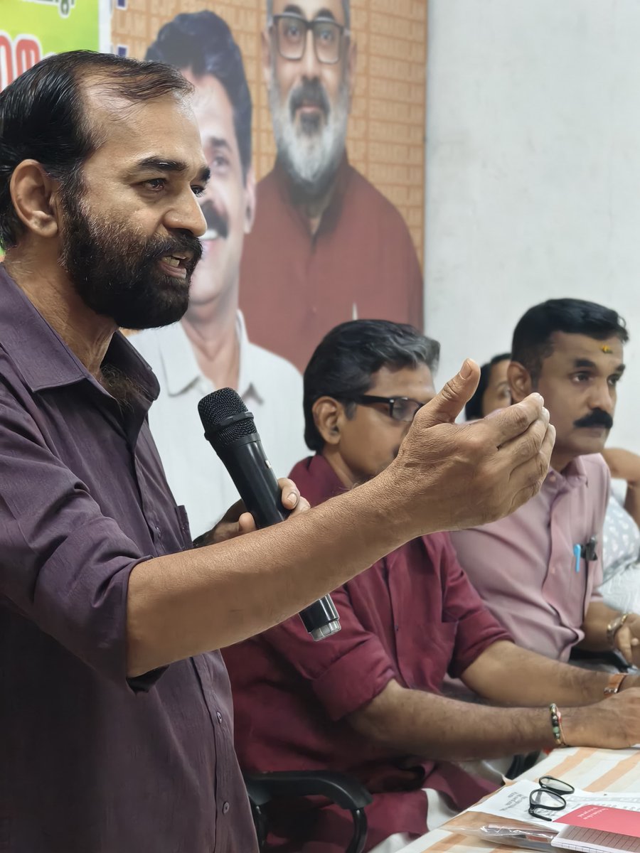 s39991998's tweet photo. കർഷക മോർച്ച എറണാകുളം സിറ്റി ജില്ലാ കമ്മിറ്റിയുടെ നേതൃത്വത്തിൽ നടത്തിയ കേന്ദ്ര പദ്ധതികളുടെ ഗുണഭോക്തൃ സംഗമം ബീ ജെ പി ജില്ലാ പ്രസിഡൻ്റ് അഡ്വ കെ എസ് ഷൈജു ഉദ്ഘാടനം ചെയ്തു https://t.co/R0cdFWnPAo