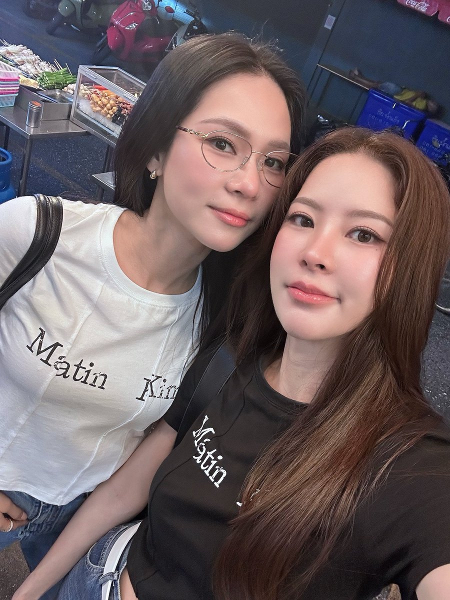 WorananPh's tweet photo. อันนี้อวดใคร                            อันนี้อวดแฟน https://t.co/u3wwRxzZyN