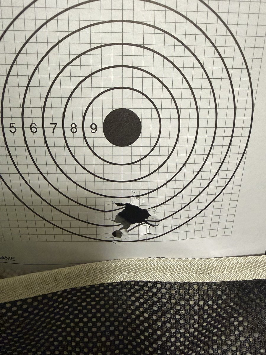 tokiairgun's tweet photo. p320のインナーバレルとパッキン変えてみた
Maple Leaf Crazy jet 80mm
同じくメイプルのDesepticons 60°

距離は3-4mぐらいだけど集弾性上がった
ただ真ん中狙ってるのに着弾位置が下すぎる https://t.co/bvTJDJyyI6