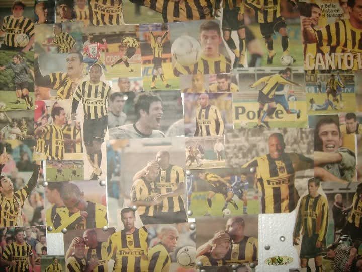 Mdellonte's tweet photo. Cuando era chico recortaba los diarios y armaba un collage de fotos en mi cuarto 😂💛🖤 https://t.co/b14uDasD9o