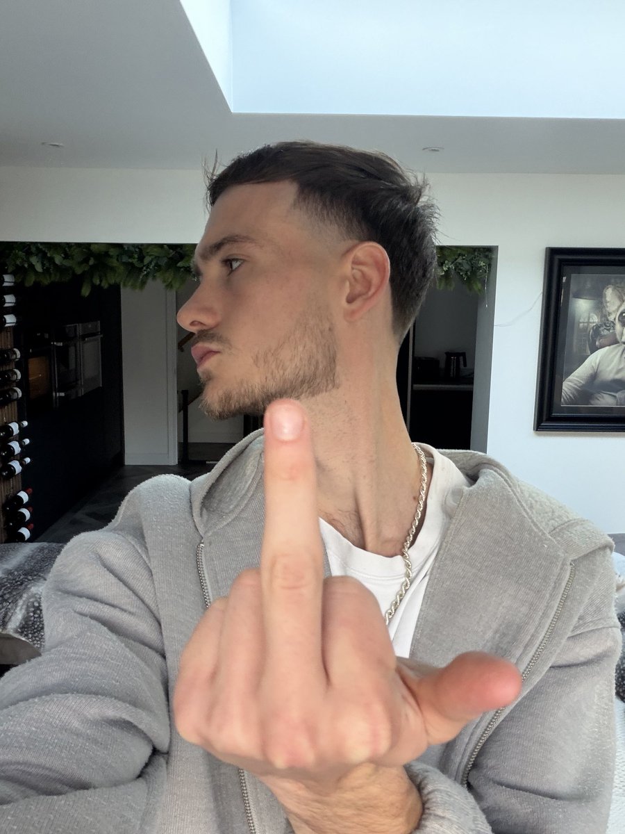 MasterOwenRT's tweet photo. Haircut was £25 get it covered😈 https://t.co/nuthj6Dsxm