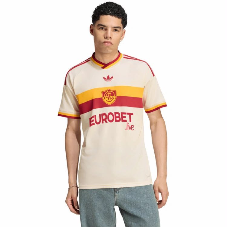 alt_tgbwears's tweet photo. Roma Away 

17,000 https://t.co/9FvopDpKKy